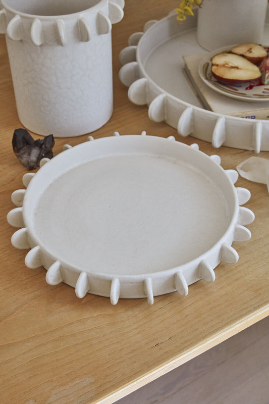 Reverie small ceramic tray, rim detail